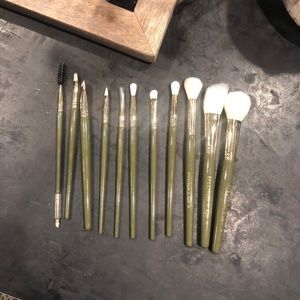 kJH with spectrum collection 11 piece brush